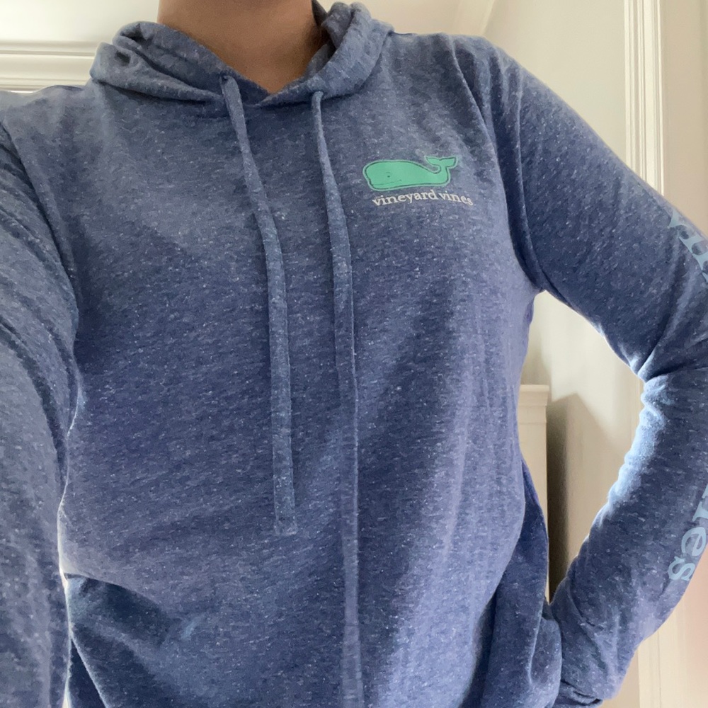 Blue vineyard vines long sleeve tee. Size S.